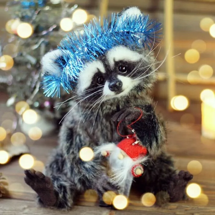 41 Miniature Animal Sculptures From Wool Made By This Artist