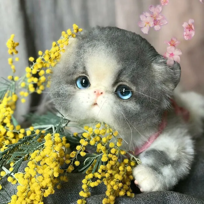 41 Miniature Animal Sculptures From Wool Made By This Artist