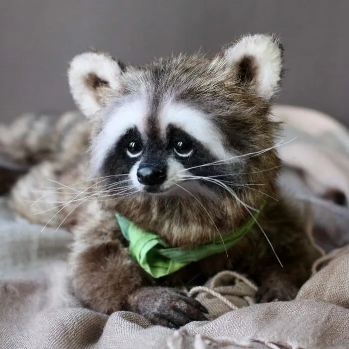 41 Miniature Animal Sculptures From Wool Made By This Artist