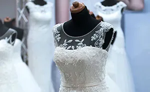 Man Returns His Fiancée’s Wedding Dress To Respect His Mom’s “Vision”, Gets Screamed At
