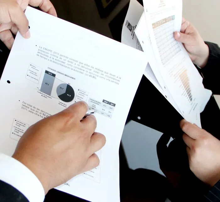 Here Are The 50 Worst Legal Things That Should Be Illegal, As Shared In This Online Thread