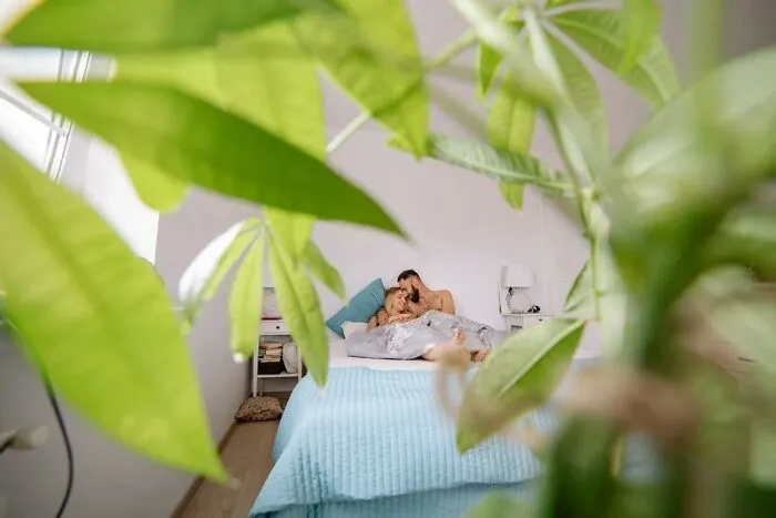 "2 Different Hidden Cameras": 35 Airbnb Horror Stories That Are Not For The Fainthearted