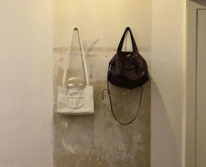 "2 Different Hidden Cameras": 35 Airbnb Horror Stories That Are Not For The Fainthearted