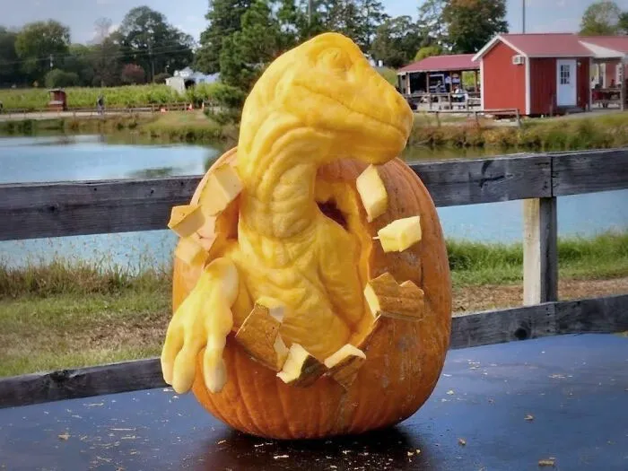 La temporada de Halloween se desborda por todas partes. El primer tallado en vivo de la temporada ya está en los registros