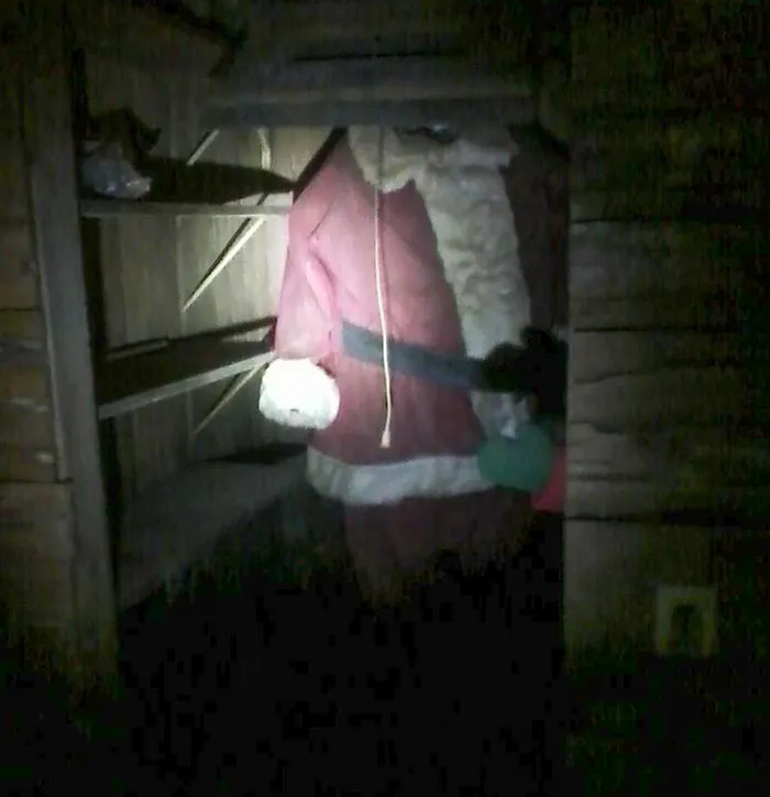 Family Bought A House To Flip A Few Years Ago. There Was A 7-Foot-Tall Headless Santa In The Basement Along With Cat Skeletons