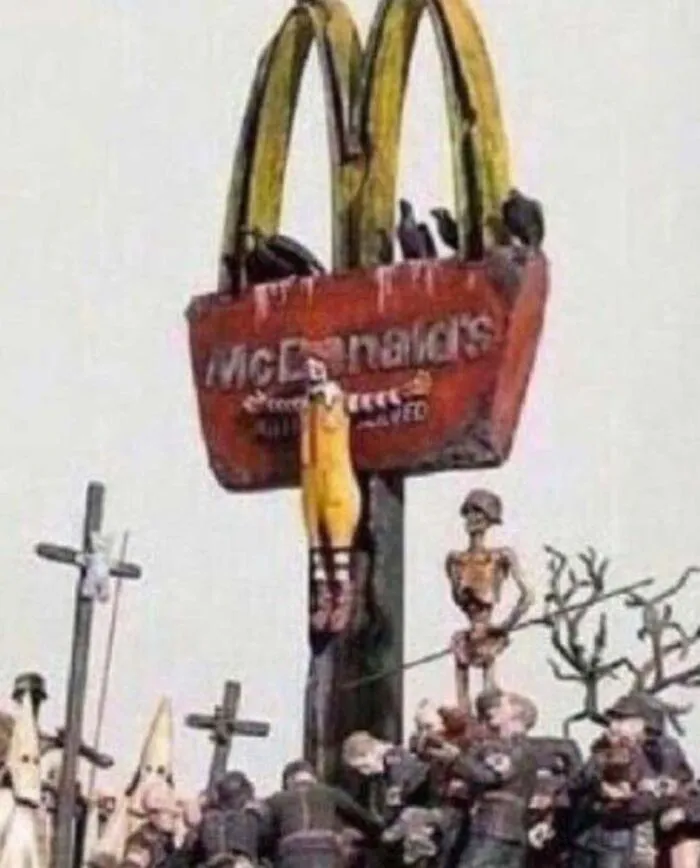 Apparently, There's A Dedicated Twitter Page Called "Cursed Images" And Here Are 30 Of The Weirdest Photos Posted On It