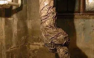 Apparently, There's A Dedicated Twitter Page Called "Cursed Images" And Here Are 30 Of The Weirdest Photos Posted On It
