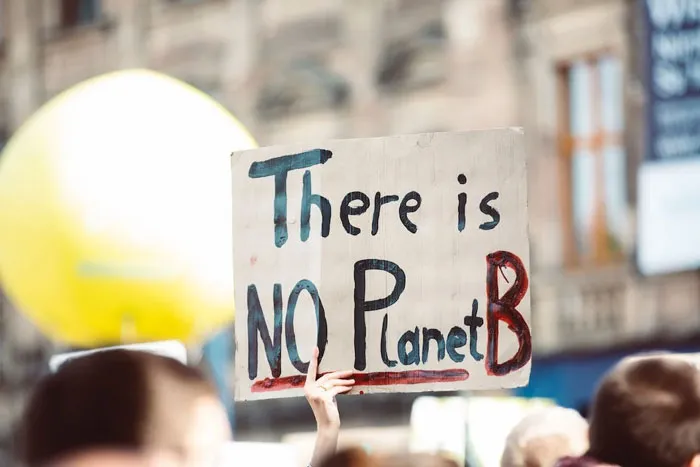 30 Times Authority Figures Misled The Public By Telling Them The Most Destructive Lies In Human History