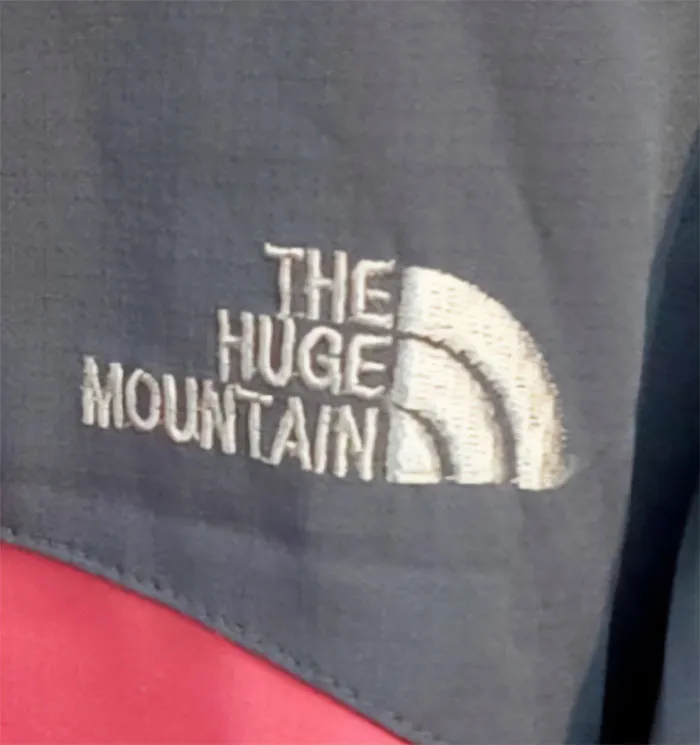 35 Of The Strangest Knock-Off Designs That Were Rightfully Shamed By This Twitter Account