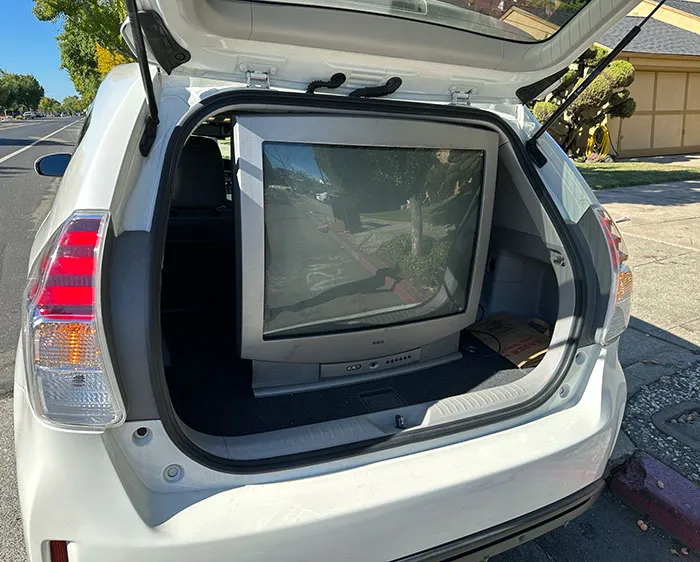 Thanks To A Lucky Sidewalk Find, I Can Now Confirm That The Rear Hatch Of A 2016 Toyota Prius V Is Precisely One RCA 32V420T Tall