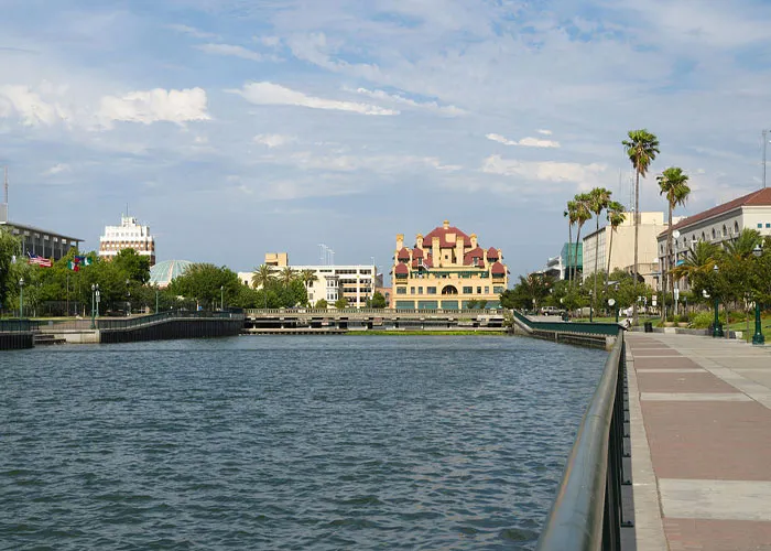 26 Americans Share Why These US Cities Are The Worst In An Honest Online Thread
