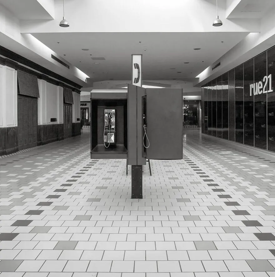 Eric Kunsman Photographed Payphones, A Lifeline For Some Of The Poorest Residents, In A Project Called 'Felicific Calculus' (19 Pics)