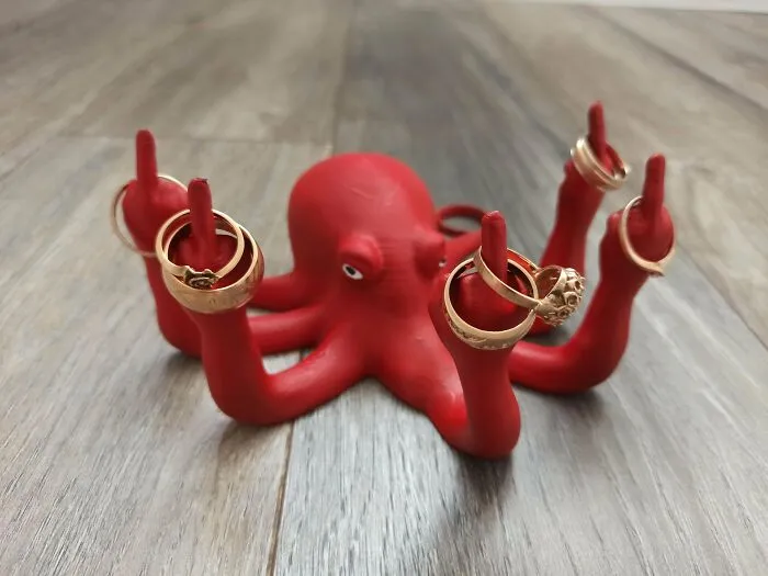 Mi esposa me pidió que le hiciera un porta anillos