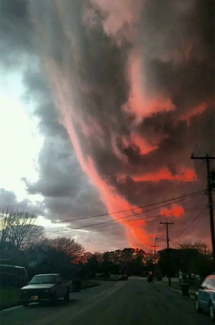 Cara en las nubes