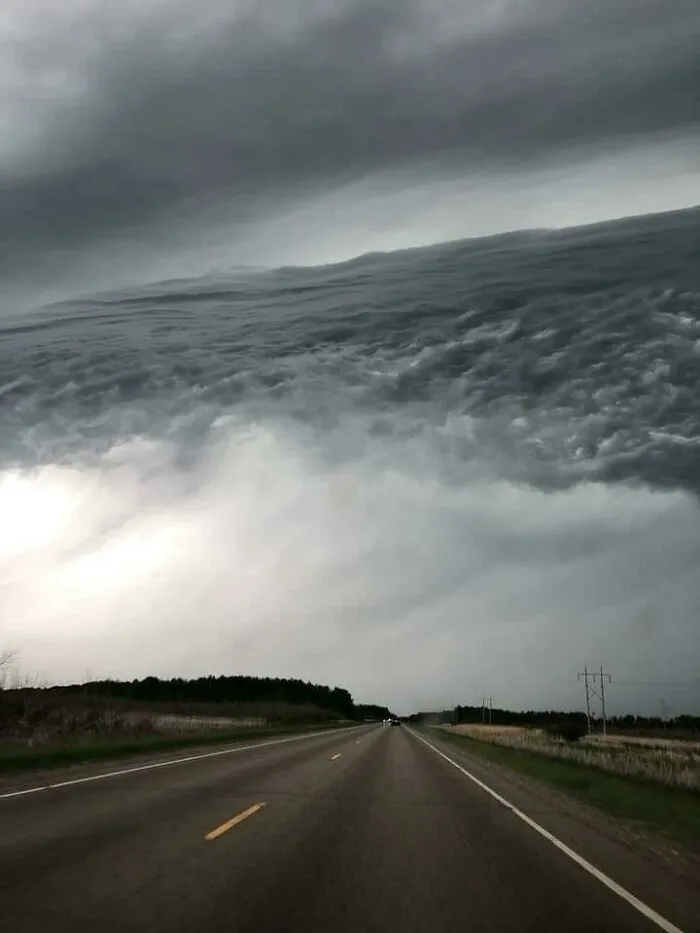 A Minnesota Woman Recently Captured A Cloud Formation That Appeared To Look Like An Ocean In The Sky