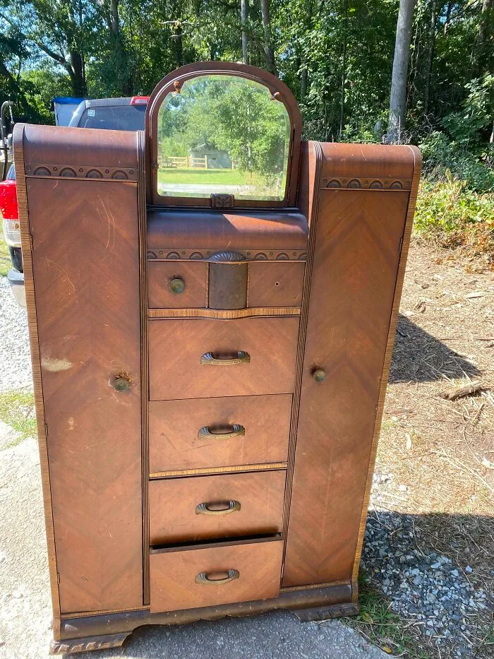Pretty Rad Find. My Grandparents Paid Something Like 75 Cents A Months Back In The Day For One Similar. Little Work, And She’ll Shine