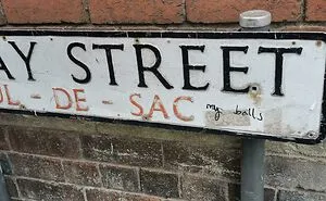 50 Mild And Wholesome Cases Of Vandalism People Have Documented In The Streets (New Pics)
