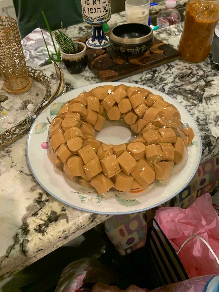 Tarta vegana para un cumpleaños. Todo es vegetal.