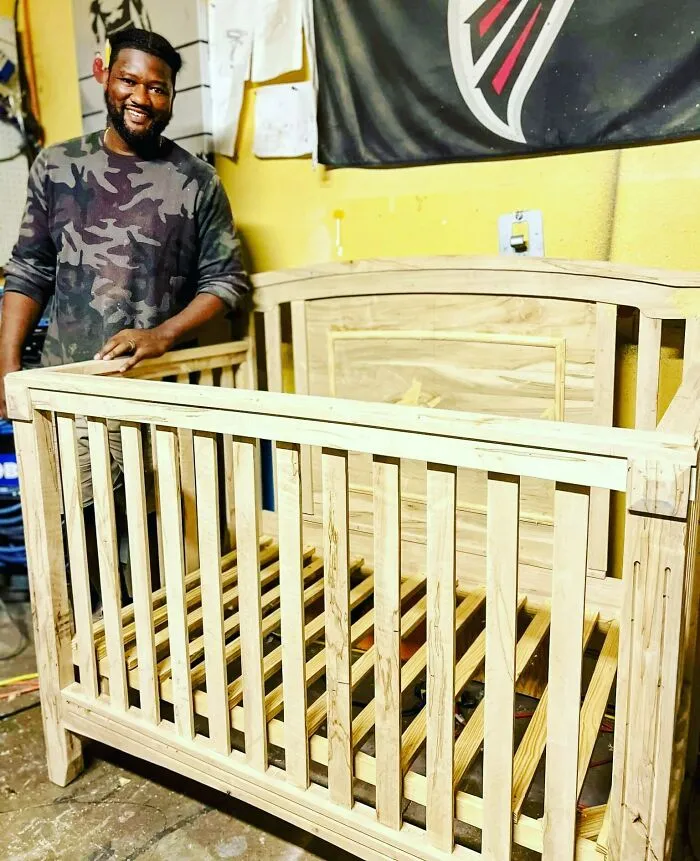 Desde hace mucho tiempo soy mirón, es la primera vez que publico. Una cuna para mi sobrino hecha de arce Ambrosia. Aprendí mucho de este proyecto