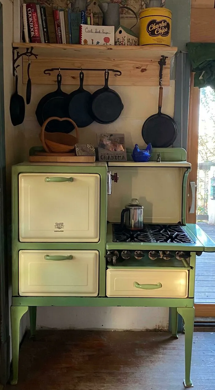 1930s Clark Jewel Gas Oven
