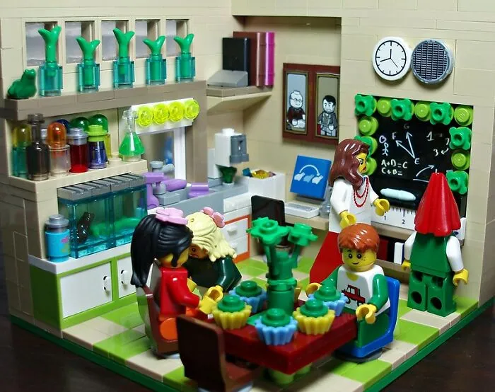 Students Made A Cult Around A Science Teacher