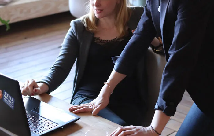 35 Workplace Behaviors That People Say Are Actually Toxic