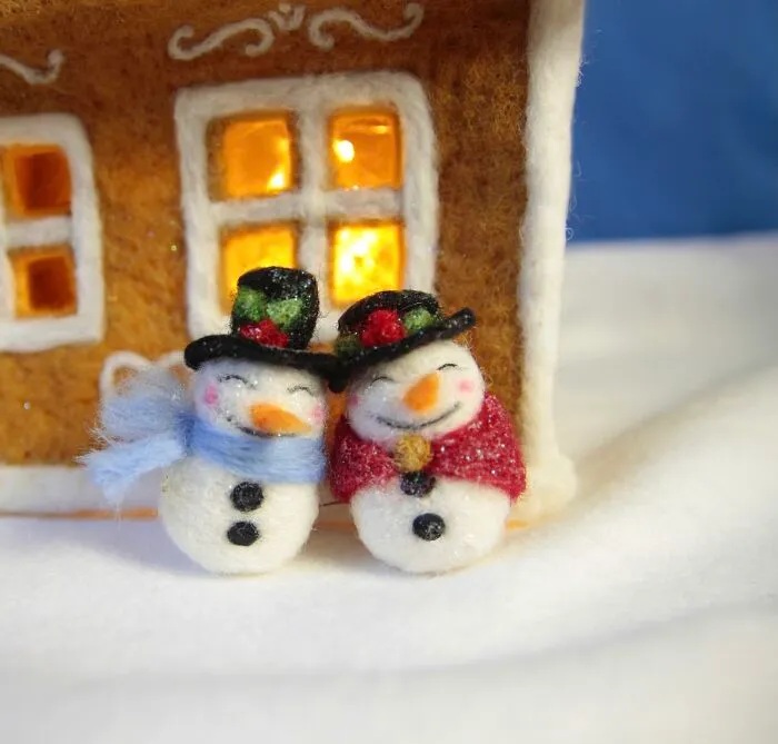 I Create Christmas-Inspired Felted Ornaments, And Now You Can Make Them Too (29 Pics)