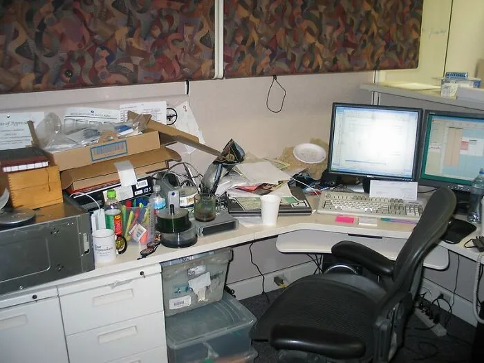 30 Signs That The Workplace You’ve Entered Isn’t Worth Staying In, As Shared By Folks Online