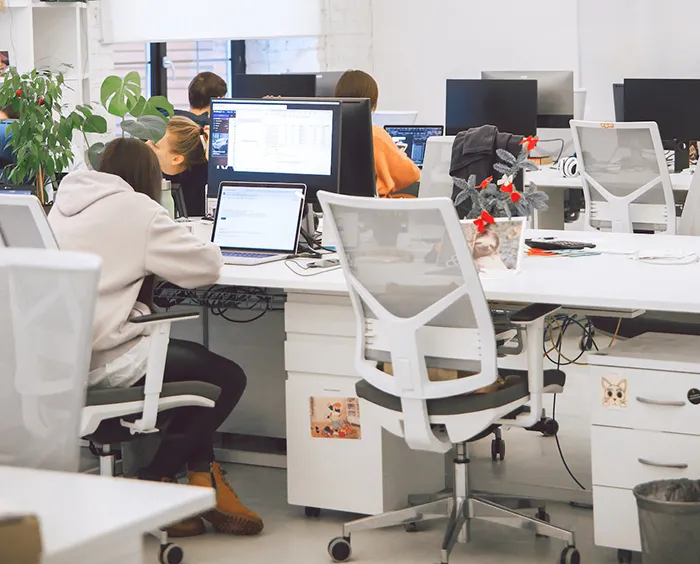35 Workplace Behaviors That People Say Are Actually Toxic
