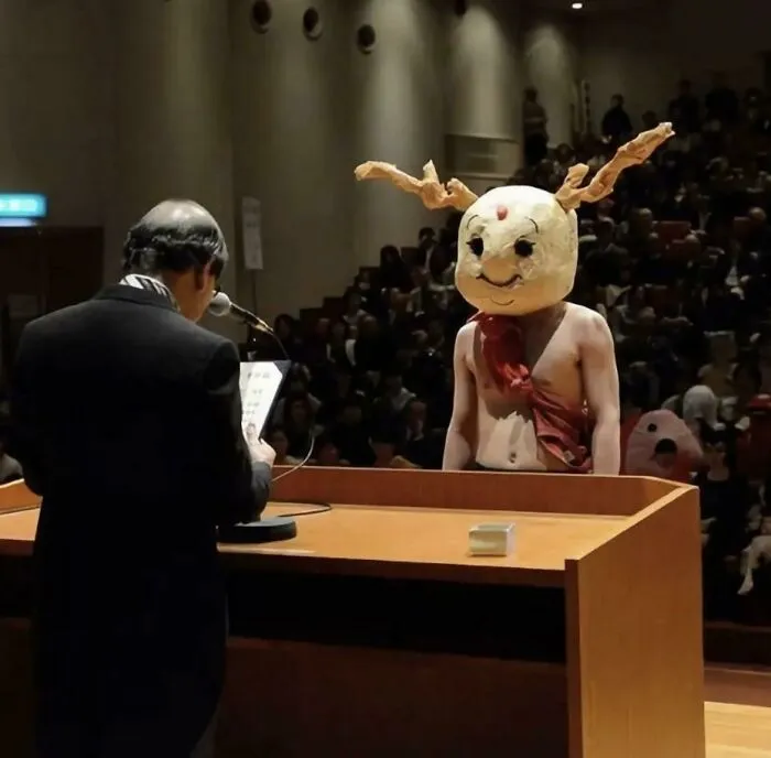 Kyoto University Permits Students To Put On Anything They Want For Graduation, And Here Are 35 Of The Most Brilliant Costume Ideas