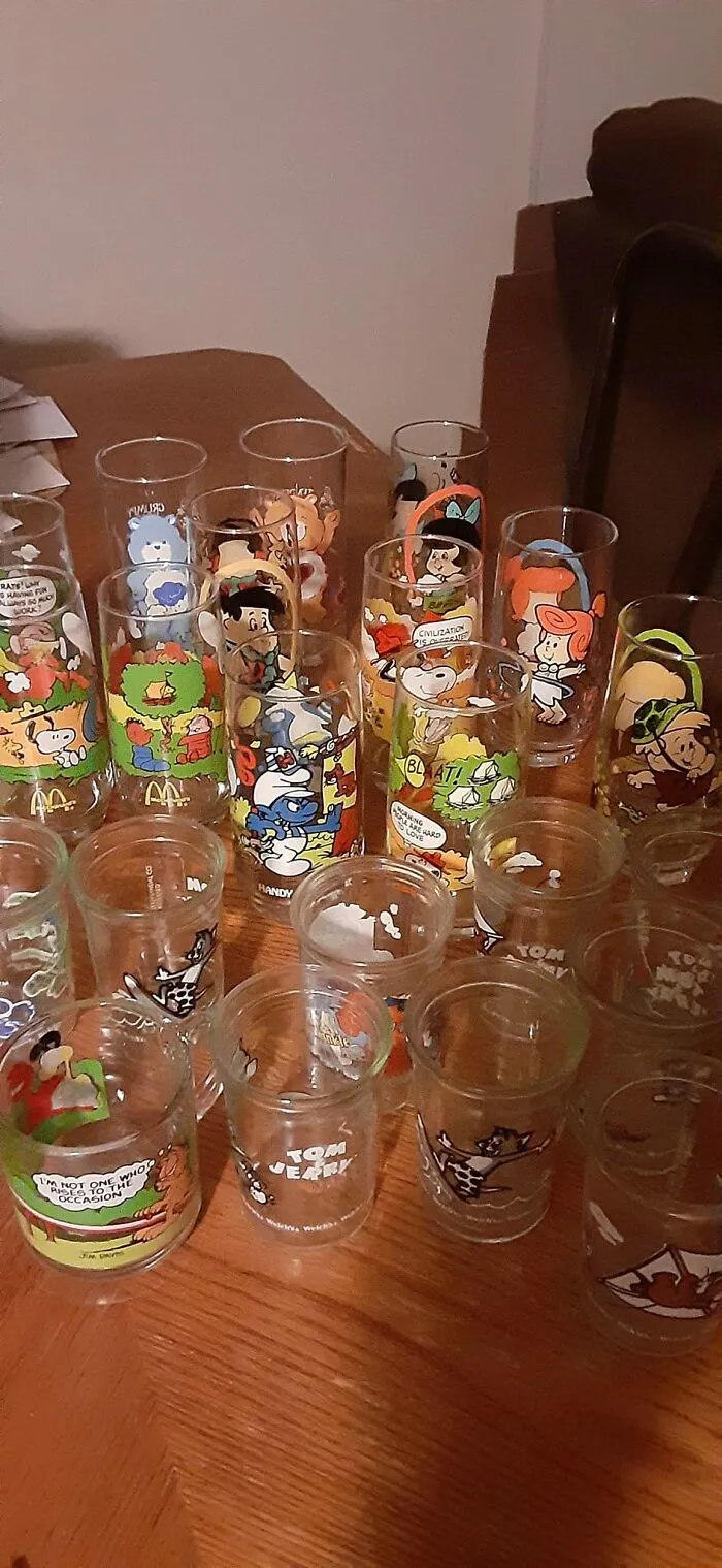 Mi tía estaba por deshacerse de algunas cosas y me dio estos tesoros de mi infancia. Sé que no valen mucho, pero los recuerdos son invaluables