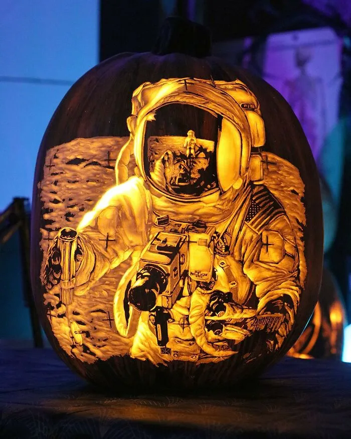  Incredibly Detailed Pumpkins With References To Pop-Culture, Movies, Celebrities And Other Things Made By This Artist (63 Pics)