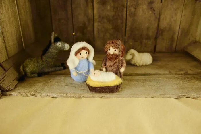 I Create Christmas-Inspired Felted Ornaments, And Now You Can Make Them Too (29 Pics)