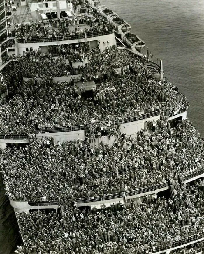 Soldados regresando a casa después de la Segunda Guerra Mundial. Esta foto fue tomada en 1945