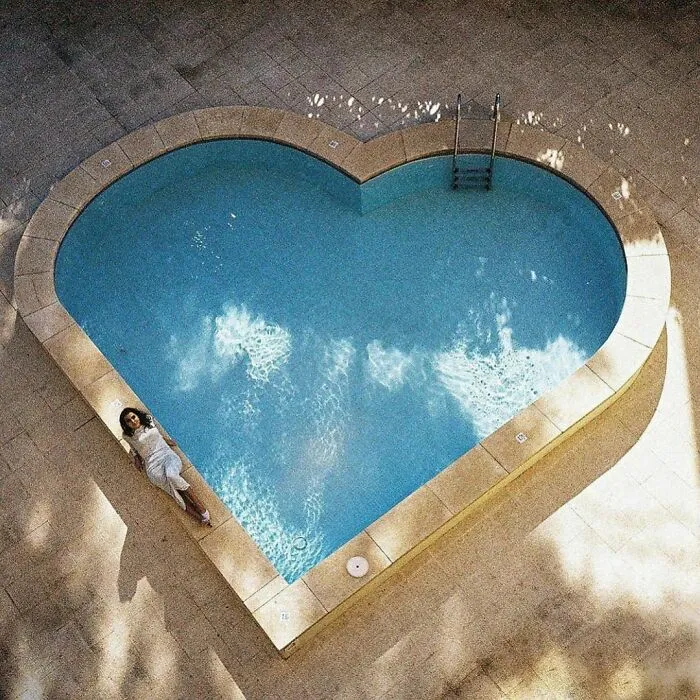 ‘Somewhere I Would Like To Live’: 30 Very Aesthetic Places And Homes Posted By This Page (New Pics)