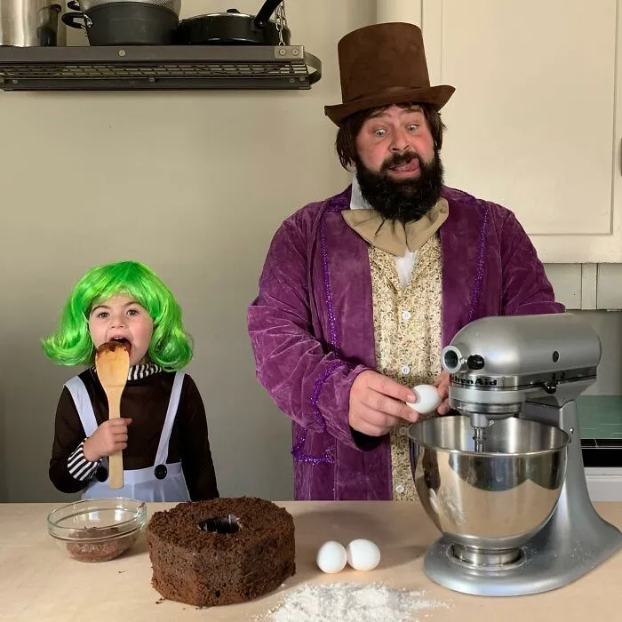 Dad Takes Hilarious Pics With His Daughters In Costumes And They’re Just Too Adorable (40 New Pics)