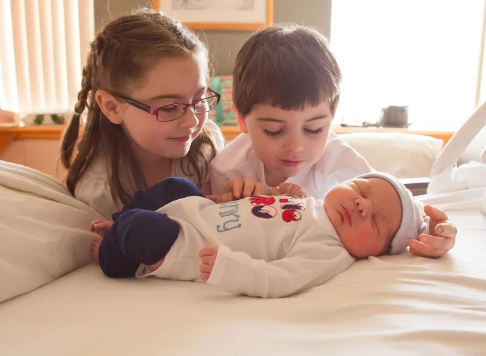 I Took Pictures Of Newborn Babies At The Hospital And Their Homes, Here Are 27 Of My Favorite Ones
