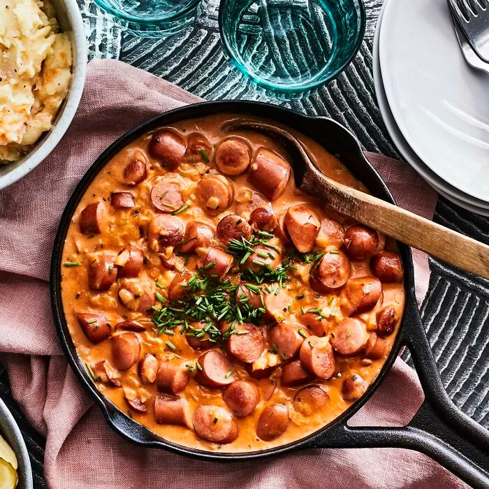 Nakkikastike!  Finnish Hot Dog Style Sausages In A Creamy Tomato And Onion Sauce