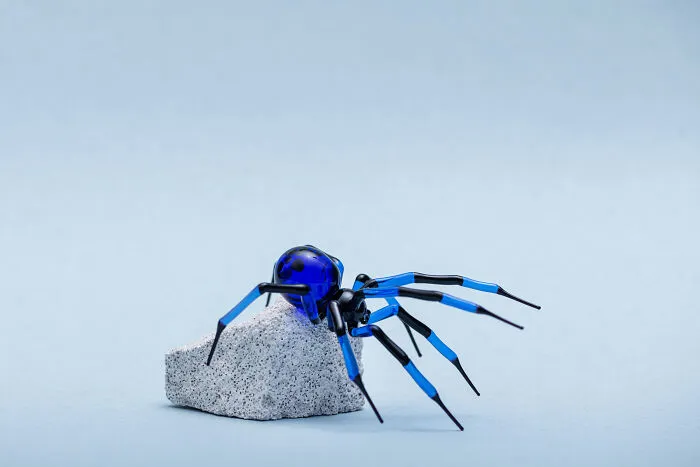 I Create Glass Spider Figurines In Spite Of The Constant Problems With The Electricity (6 Pics)