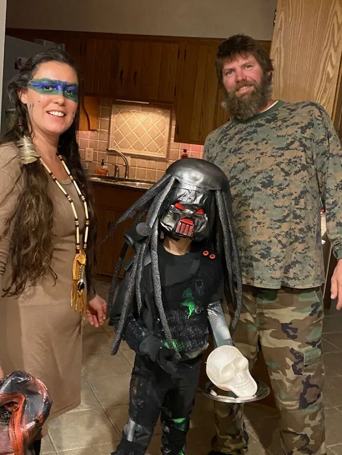Predator Family! Complete With Dutch And Naru!!