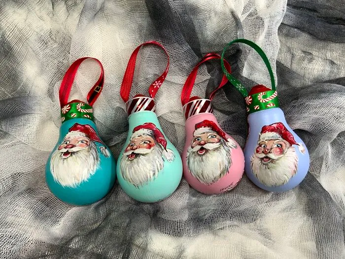 I Paint On Burnt Out Lightbulbs To Repurpose Them As Christmas Tree Ornaments (60 Pics)