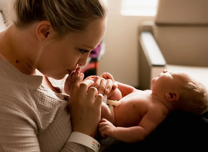 I Took Pictures Of Newborn Babies At The Hospital And Their Homes, Here Are 27 Of My Favorite Ones