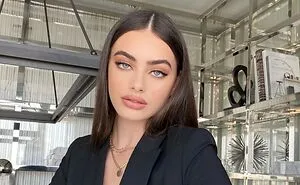 Woman's And Girls Beauty Standards