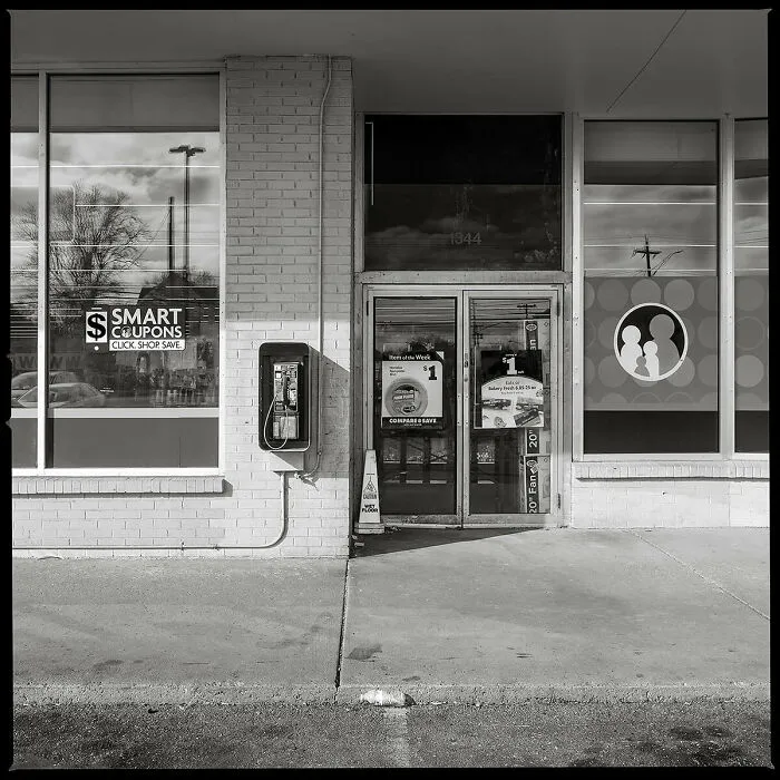 Eric Kunsman Photographed Payphones, A Lifeline For Some Of The Poorest Residents, In A Project Called 'Felicific Calculus' (19 Pics)