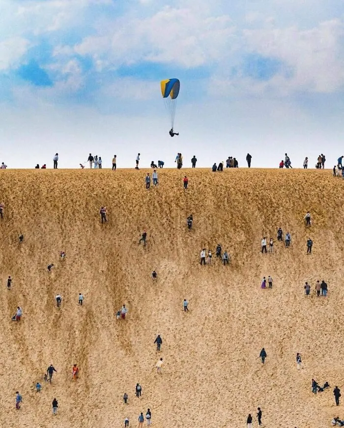 Las dunas de arena de Tottori… Con un largo de 14 kilómetros y medio y un ancho de 2 kilómetros y medio, es la duna de arena más grande de Japón