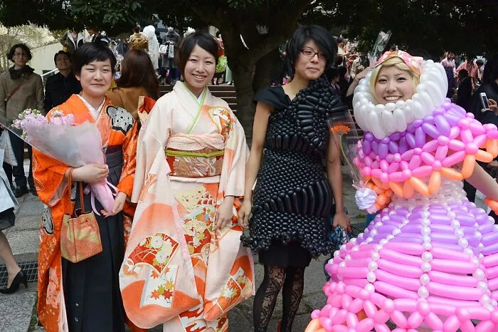 Kyoto University Permits Students To Put On Anything They Want For Graduation, And Here Are 35 Of The Most Brilliant Costume Ideas