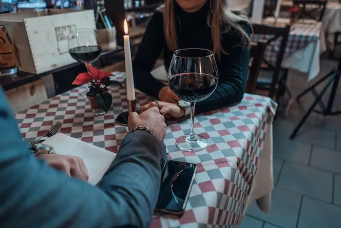 Men Are Outing Toxic Guys By Sharing The Subtle Red Flags Women Should Be Cautious About