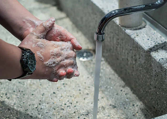 40 People Share The Non-Negotiable Rules They Have In Their Homes, And Some Are Very Strange
