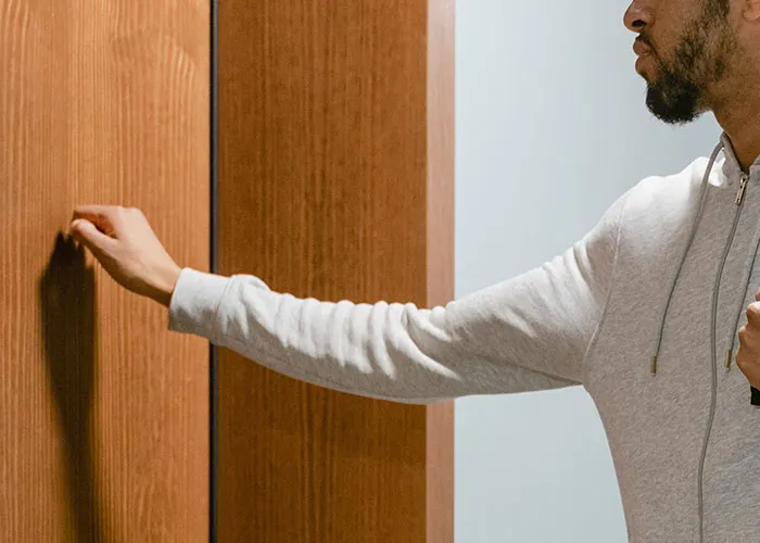 40 People Share The Non-Negotiable Rules They Have In Their Homes, And Some Are Very Strange