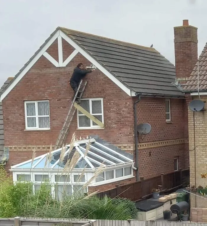 Looks Like An Osha Violation But Ok